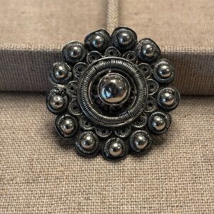 Vintage Silver Tone Floral Brooch / Statement Pin – Ornate Sunburst Design